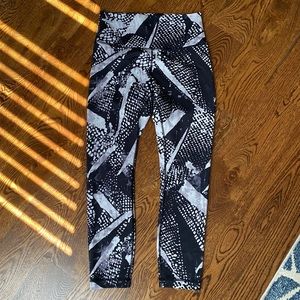 Lululemon Wunder Under Crop - Size 8